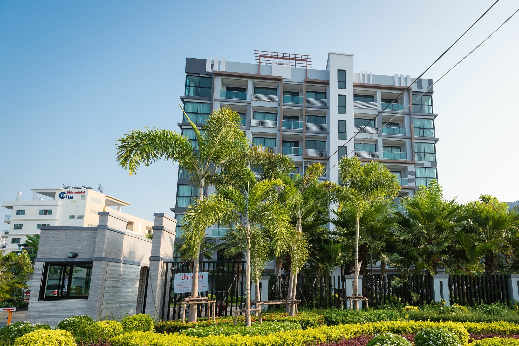 Апартаменты Dusit Grand Park Джомтьен Экстерьер фото